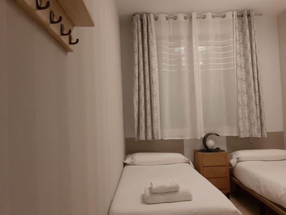 Nuevo-Luminoso Y Moderno. Parking Gratis!! Apartment Sevilla Bagian luar foto